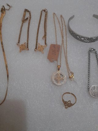 Lote de Joyería: Collares y Pulsera