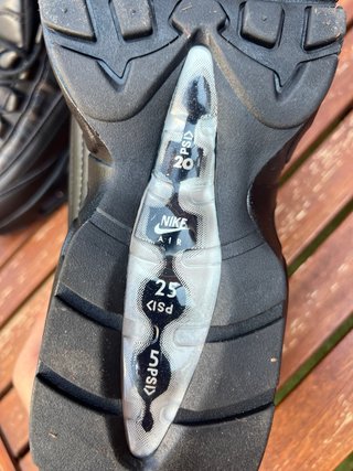 Nike Air Max 95 Negras x supreme
