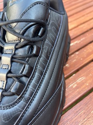 Nike Air Max 95 Negras x supreme