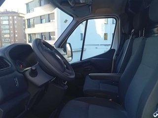 NISSAN interstar