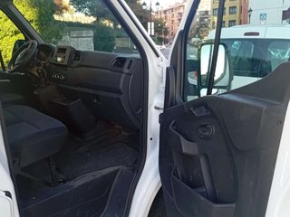 NISSAN interstar