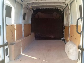 NISSAN interstar