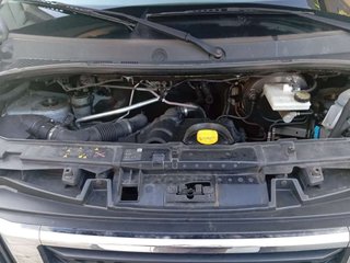 NISSAN interstar