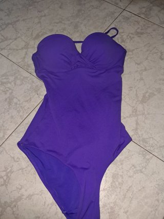 Traje de baño morado