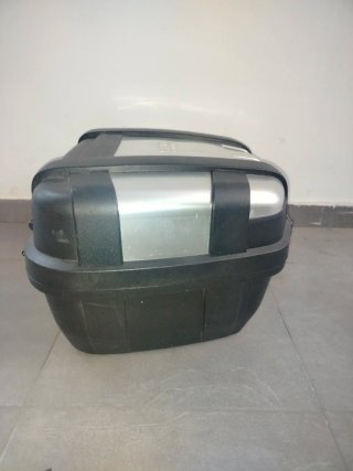 Baúl Givi Trekker Negro/plata