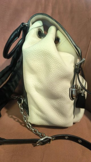 Mochila Michael Kors Beacon Blanca y Negra