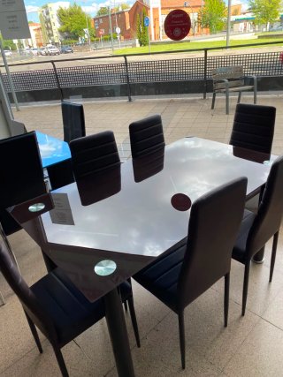 Mesa de cristal con 6 sillas