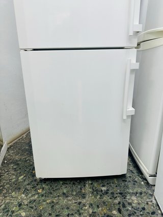 Nevera Liebherr blanca