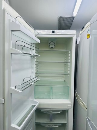 Nevera Liebherr blanca