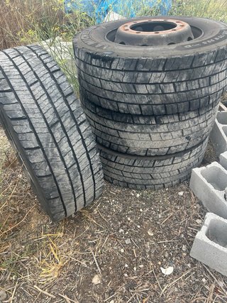 4 Neumáticos Michelin Camión 315/70/22.5