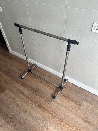 Perchero extensible con ruedas y freno (leer desc)