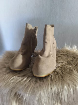 Vestido degradado, añade los botines.