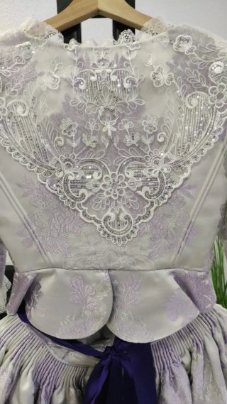Traje de Fallera Siglo XVIII Morado y Blanco