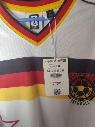 Camiseta Oficial FIFA Alemania Bershka Talla M
