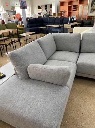 Sofá modular gris tela