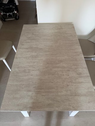 Mesa de comedor moderna