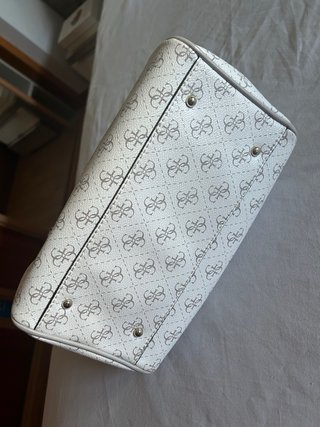 Bolso Guess Blanco y Dorado