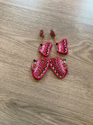 Pendientes mariposa Zara