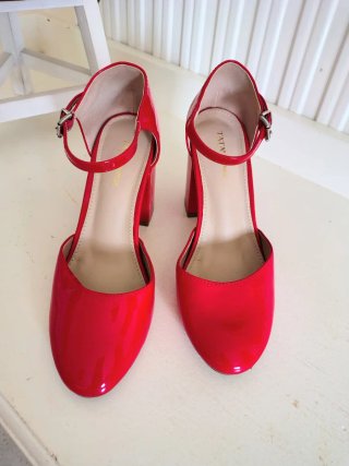 Zapatos de tacón charol TATA Woman rojos