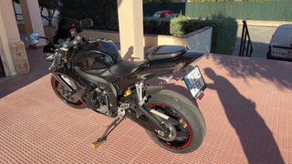 Suzuki GSXR 600 K7 Negra