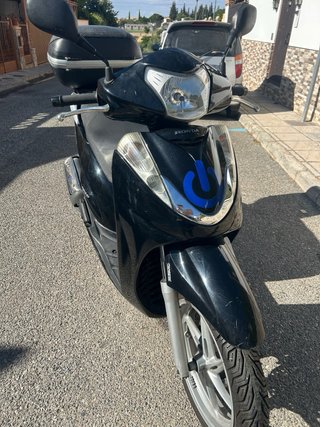 Honda SH 300i Scooter Negra