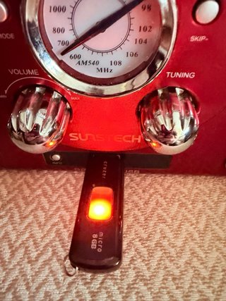 Radio CD Retro Sunstech RP-R2500USB Roja