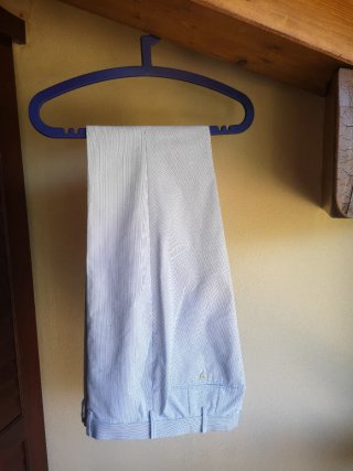 Due Pantaloni eleganti grigi
