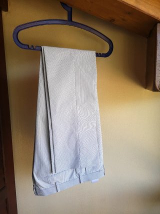 Due Pantaloni eleganti grigi