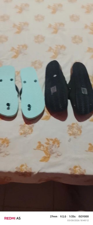 Lote de sandalias con flamencos