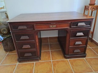 Escritorio pedestal caoba s. XIX