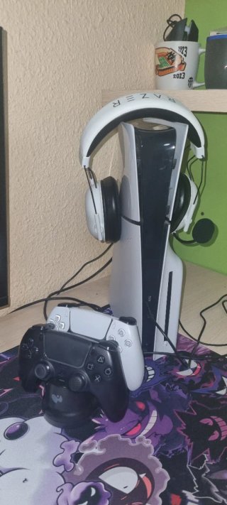 Consola PS5 + Cascos + GTA V + 2 Mandos