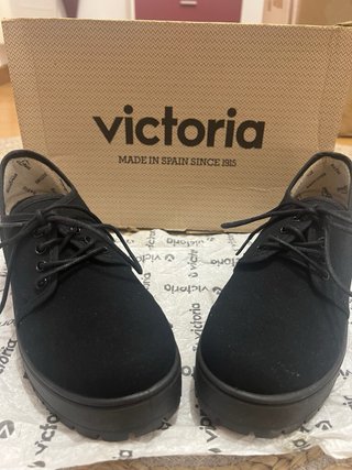 Zapatos Victoria negros con plataforma