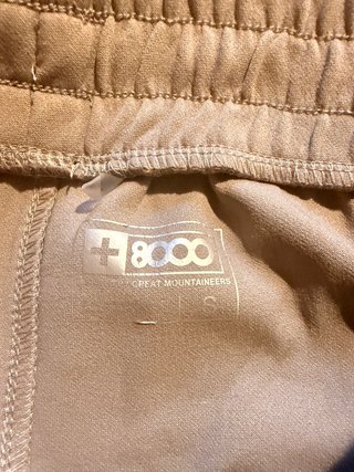Pantalón jogger deportivo con bolsillos/cremallera