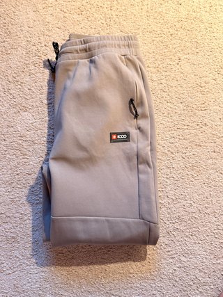 Pantalón jogger deportivo con bolsillos/cremallera