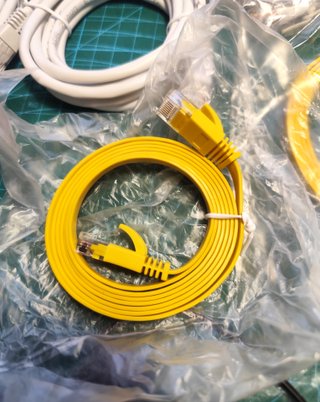 Lote 7 cables Ethernet y 1 conector módem
