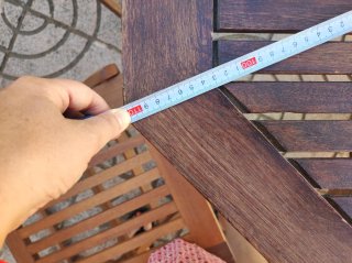 Set tavolo e 6 sedie da giardino in legno
