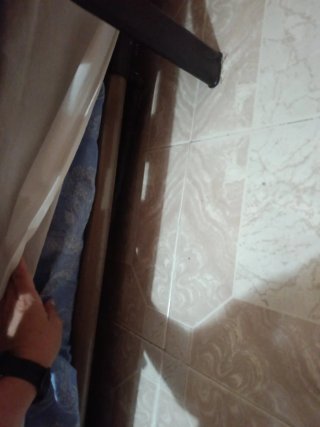 Cama con cabecero y colchón