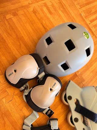 Patines en línea ajustables para niños + casco