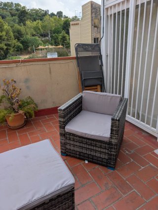Precioso conjunto de sofá de ratán para exterior