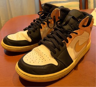 Jordan 1 Mid Crimson Tint 554724-133