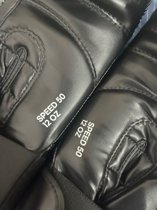 Guantes de boxeo Adidas negros