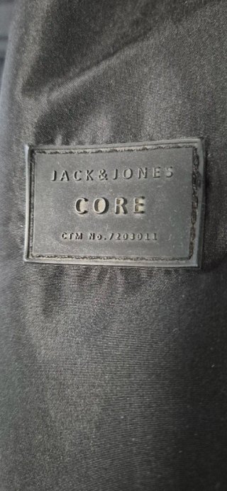 Chaqueta Jack & Jones Talla M con Capucha