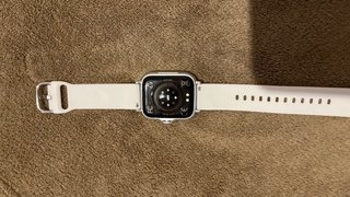 Reloj Inteligente Plata y Blanco. Con cargador,