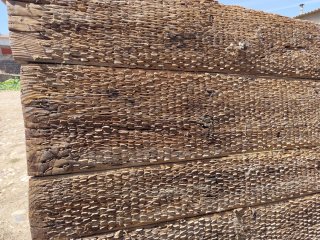Trilla antigua de madera rústica
