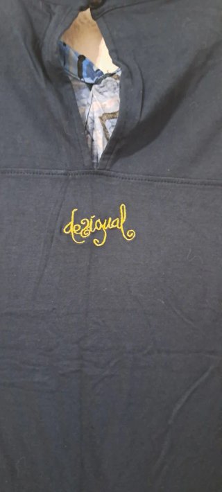Camiseta Desigual Estampada Azul y Negra