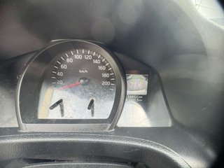 NISSAN nv200
