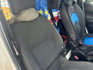 NISSAN nv200