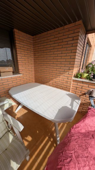 Mesa terraza y 2 sillas reclinables