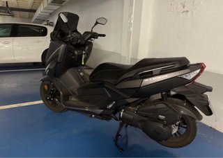 Wottan Maxi Scooter Negra y Gris
