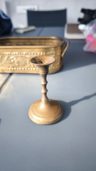 Conjunto latón: candelabros y macetero